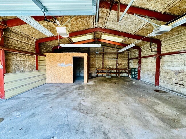 Building Photo - 710 Latimer Ave