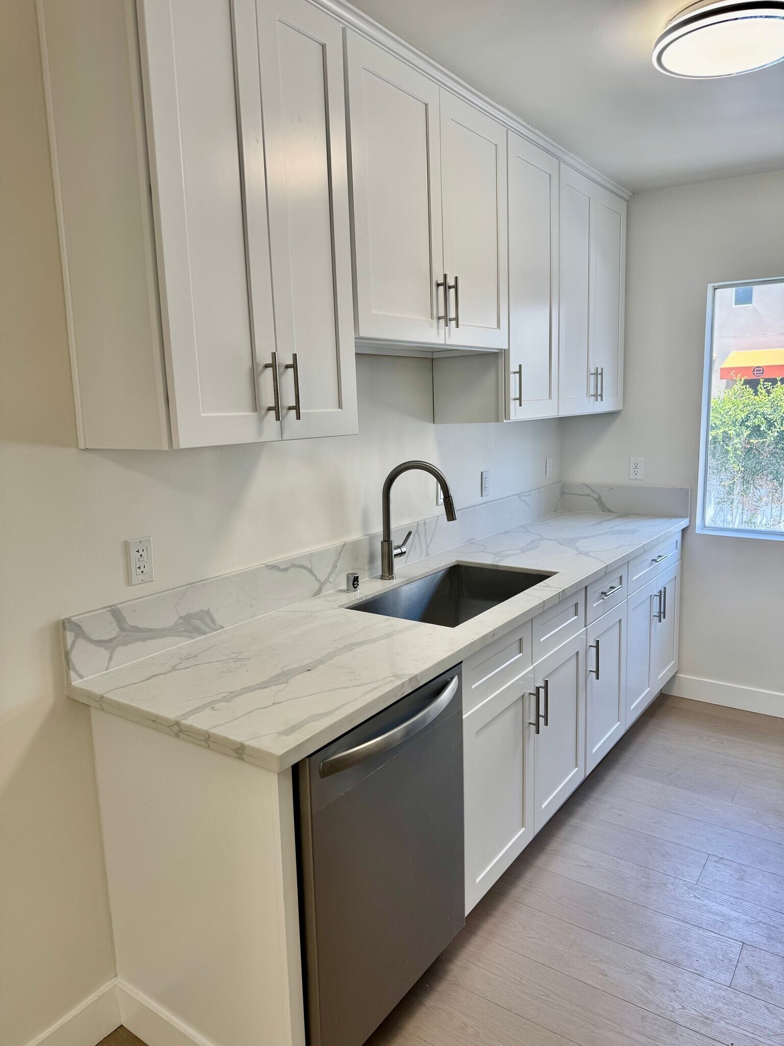 Building Photo - 12015 Kling St
