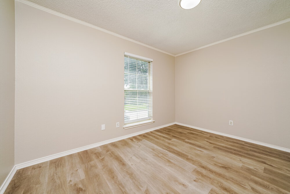 Building Photo - 1115 Hemlock Ct