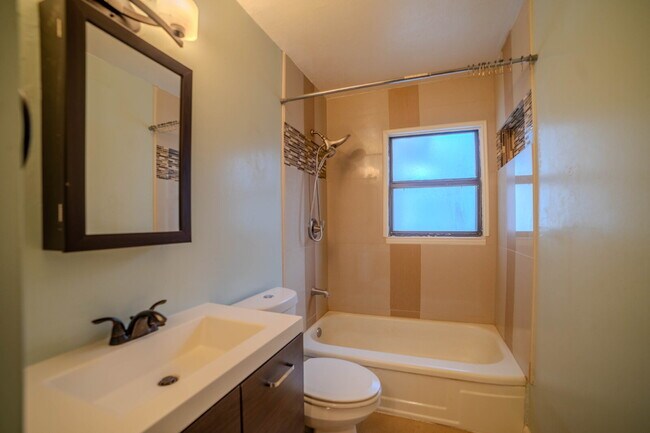Building Photo - 506 Goodnight Dr