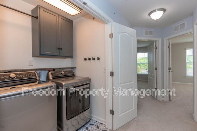 Building Photo - 17002 Beveridge Dr