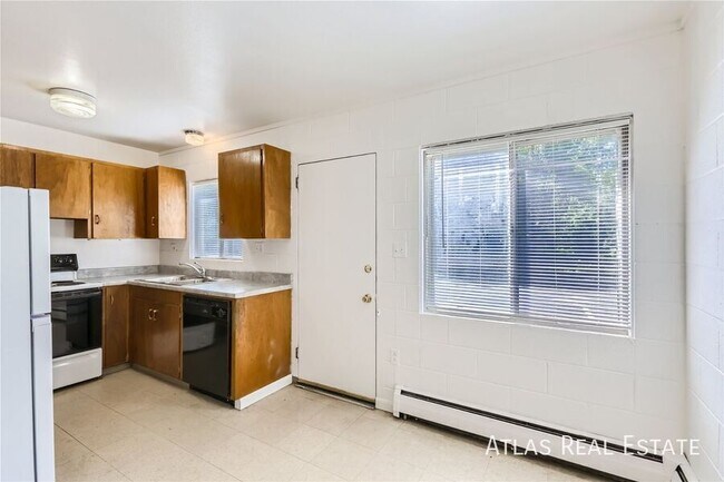 Building Photo - 708 E Alpert Ct