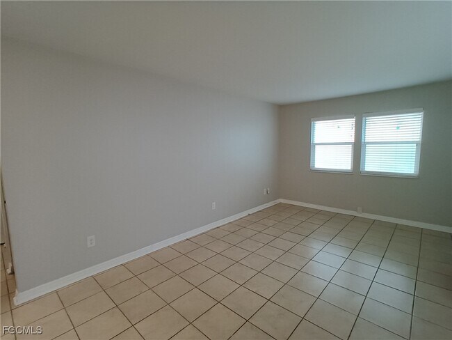 Building Photo - 3420 Skyline Blvd