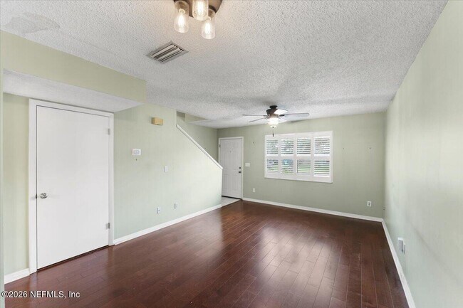 Building Photo - 105 Rio Del Mar St