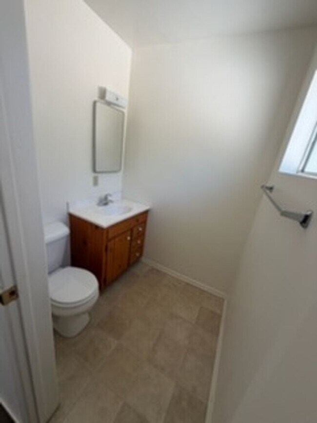 Building Photo - Move-In Ready Mountain Retreat with Garage Near Frazier Park & Los Padres Forest