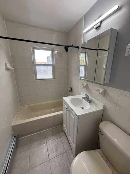 Building Photo - 364 Williamson St