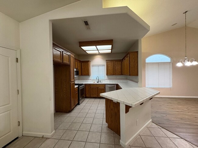 Building Photo - 3 Bedroom Home