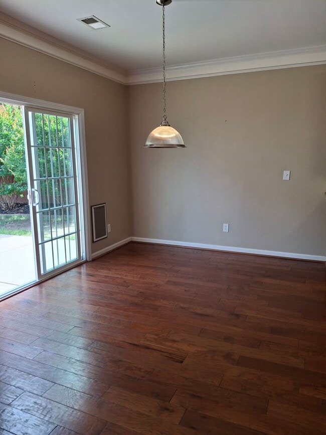 Building Photo - Beautiful 3-Bedroom Home with Bonus Room i...