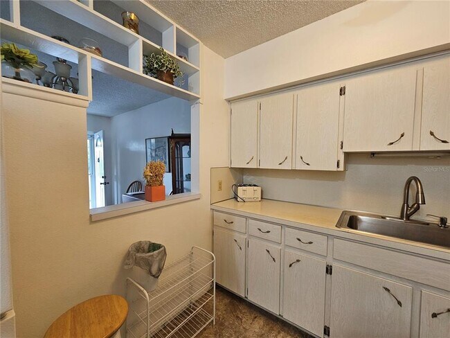 Building Photo - 2331 Finlandia Ln