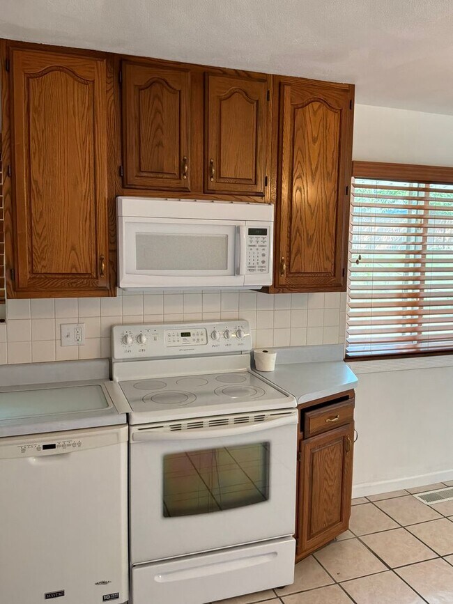 Building Photo - 6306 Treeridge Trail