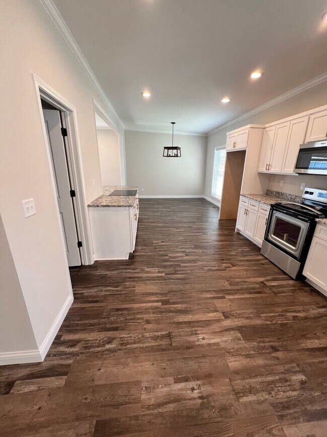Building Photo - Spectacular newly remodeled home, next to ...