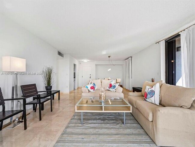 Building Photo - 600 Biltmore Way