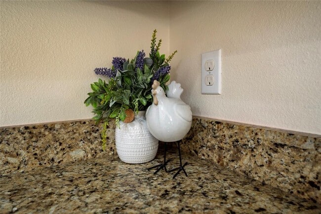 Building Photo - 1601 Bonnie Rue Ln