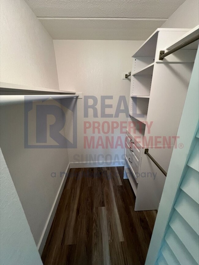 Building Photo - 649 S Tamiami Trl