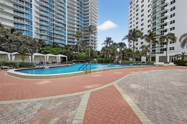 Building Photo - 3001 S Ocean Dr