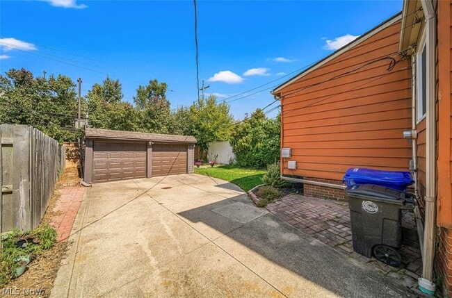 Building Photo - 4069 Bushnell Rd