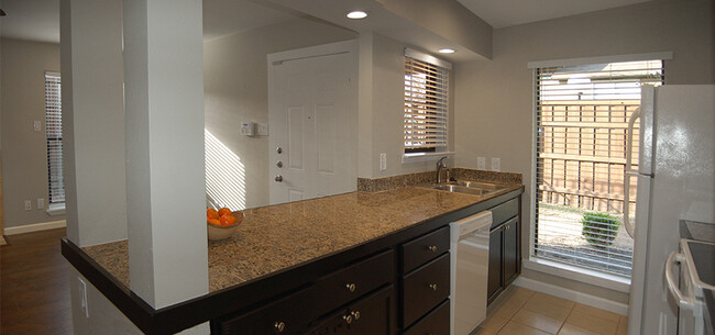 Great counter space - 6723 Eastridge Dr