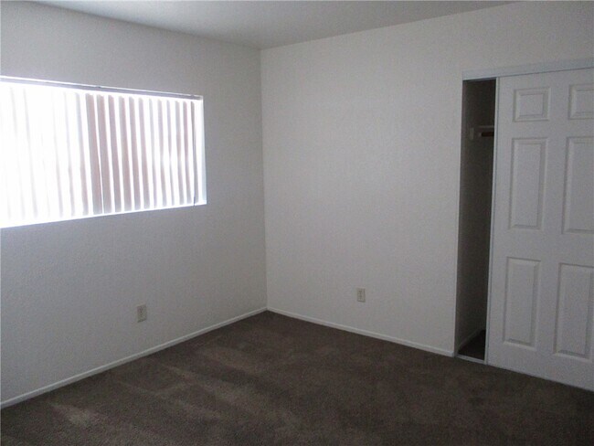 Building Photo - 5090 La Calzada Rd