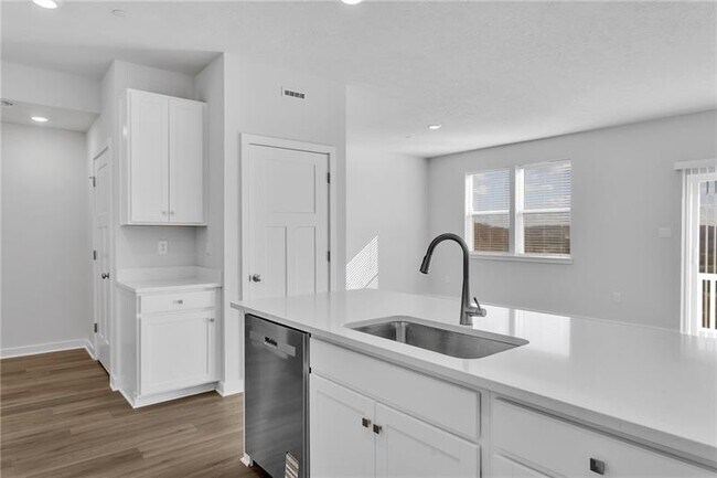 Building Photo - 126 Scotland Ln