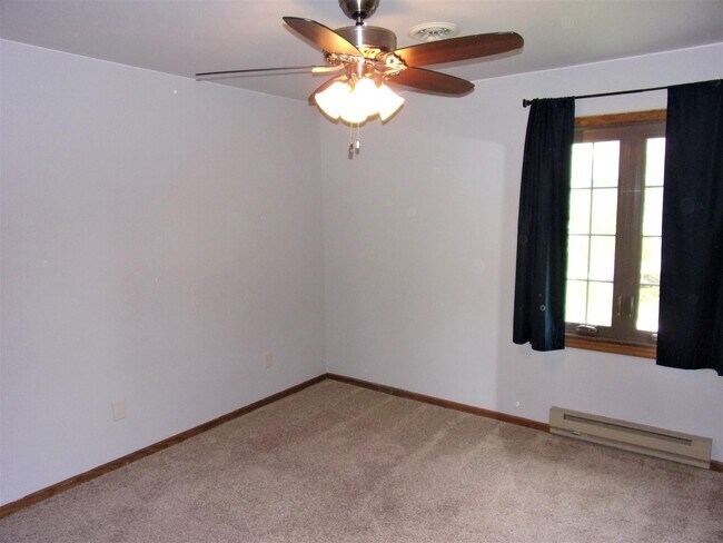 Building Photo - 1435 Pheasant Run Dr