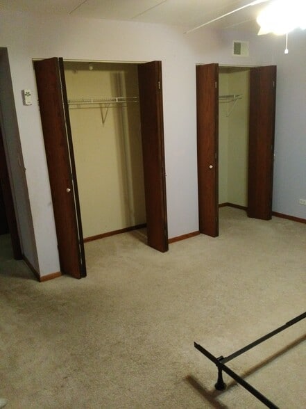 Building Photo - 8351 W 87th St