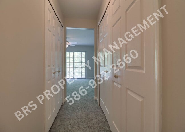 Building Photo - Move-In Ready 2BR Condo with Covered Garage in Harrison Township