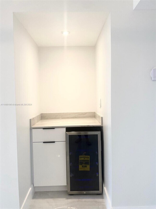 Building Photo - 3530 Mystic Pointe Dr