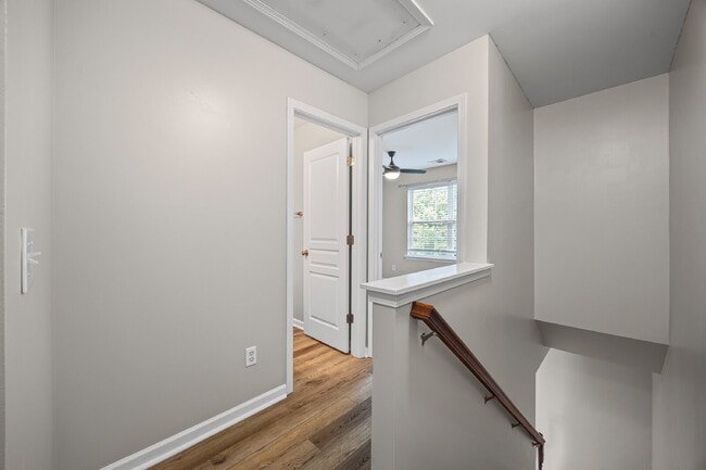Building Photo - "Charming 2-Bedroom Townhouse Retreat in B...