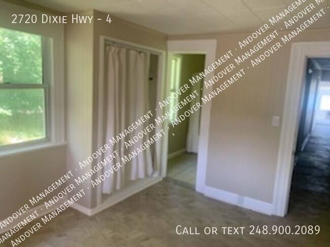 Building Photo - Silver Lake Apartments with Lake Views