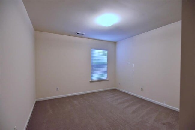 Building Photo - 493 Windstone Trl