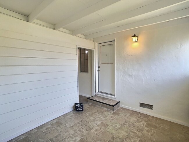 Building Photo - Saratoga 3 Bedroom House