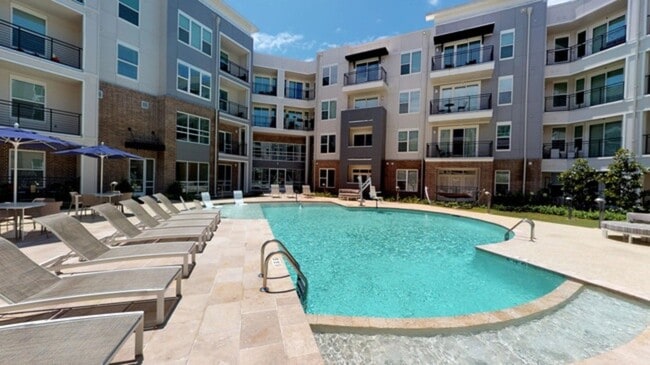 Building Photo - 2021 Sullivan Ln