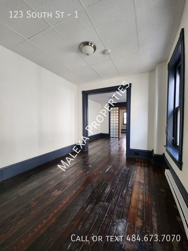 Building Photo - 123 South St