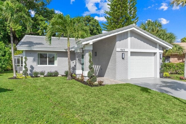 Building Photo - 19619 Back 9 Dr