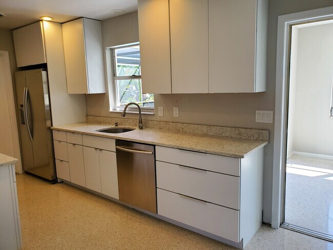 Building Photo - 4872 Nautilus Rd