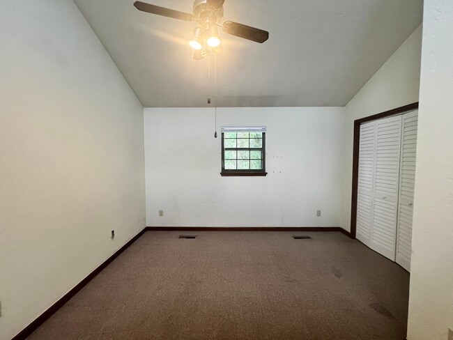 Building Photo - 2331 Tina Dr