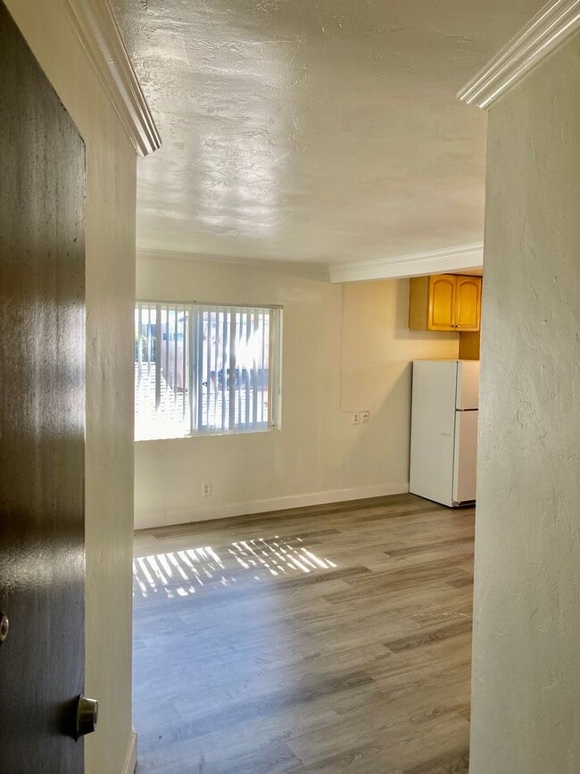 Building Photo - 50% OFF FIRST MONTH! Studio in Pacific Beach Apartment Community