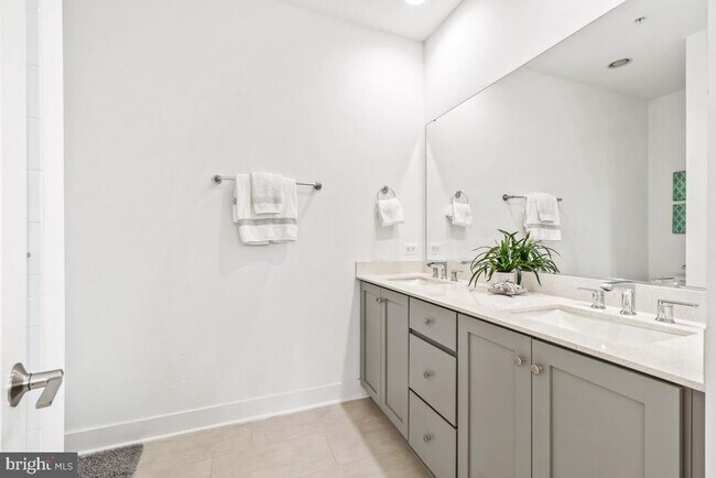 Building Photo - 3104 Royal Fern Pl