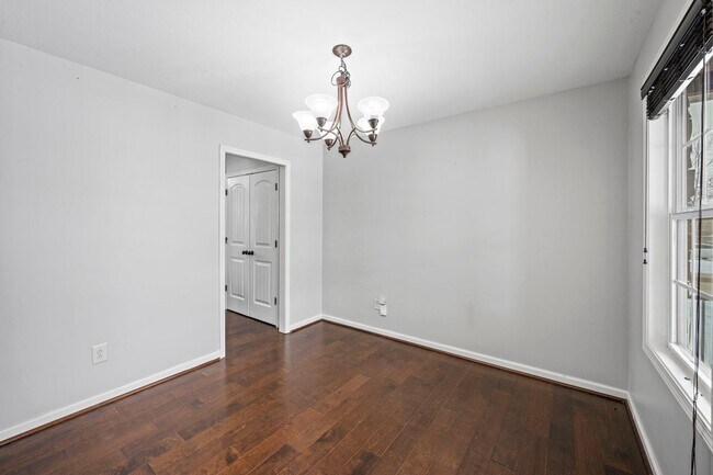 Building Photo - Move-In Special Available! Spacious 3BR Home with Bonus Room, Fireplace & Fenced Yard