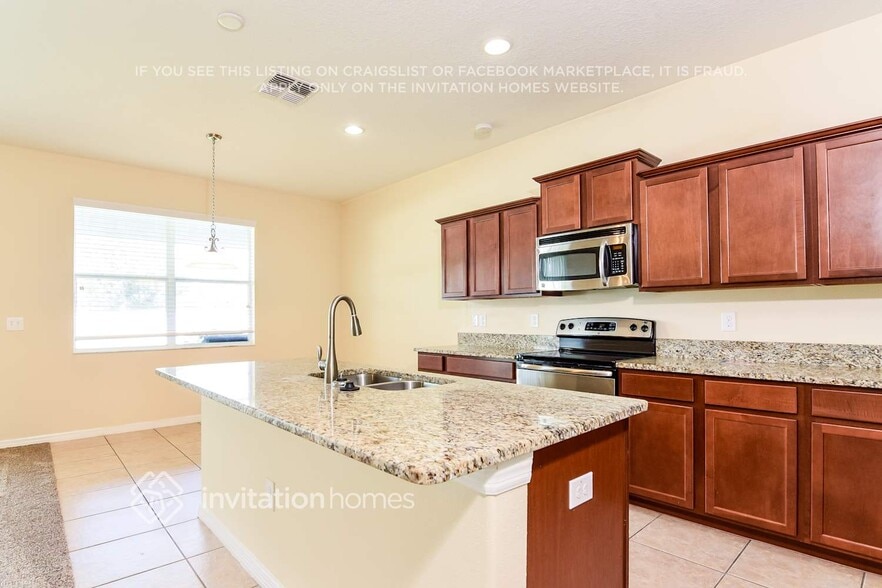 Building Photo - 3227 Berwick Ln