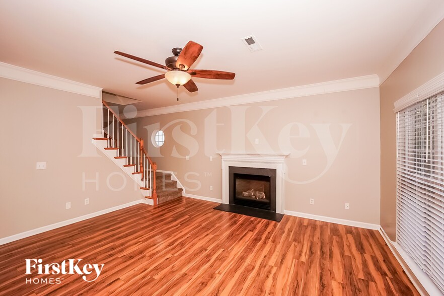 Building Photo - 7549 Sedgebrook Dr E