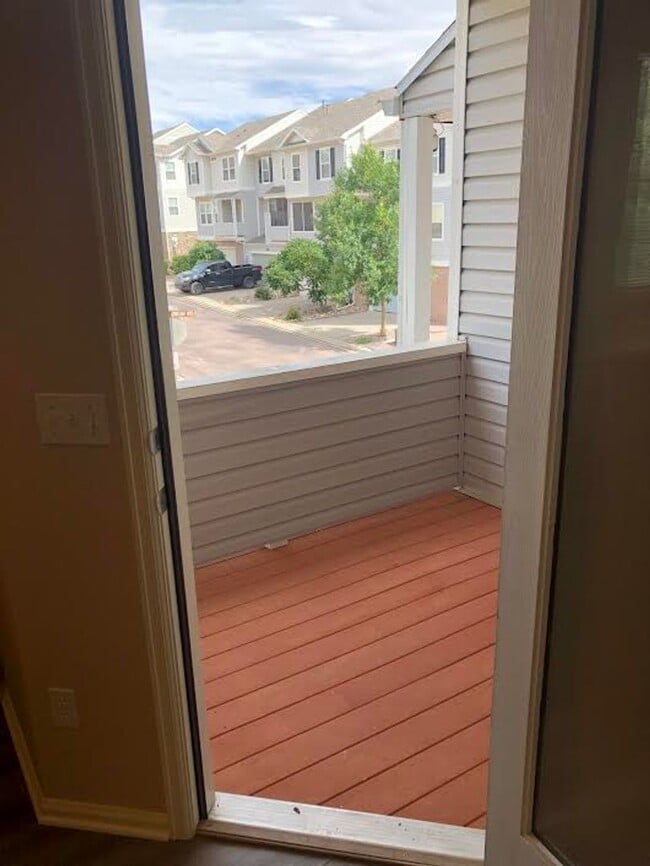 Building Photo - Fully Renovated, "MUST SEE" 3 Bedroom, 3 Bath Townhome with 2 Car Attached Garage