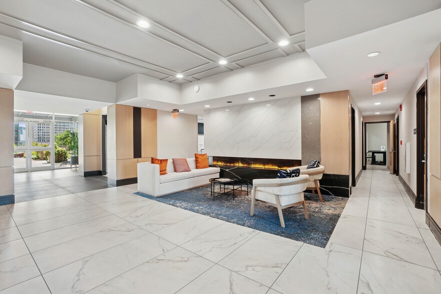 Primary Photo - Center Place