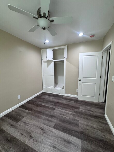 2nd Bedroom closet space - 725 N Mariposa St