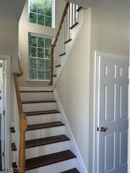 Building Photo - 310 Winding Hill Dr