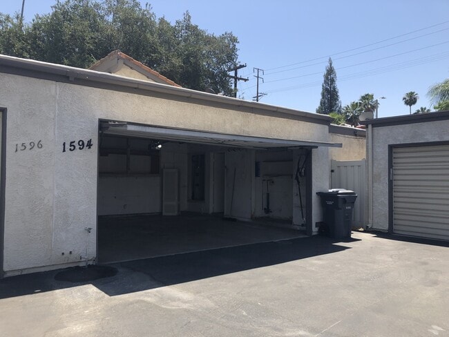 Building Photo - 1594 Christopher Ln