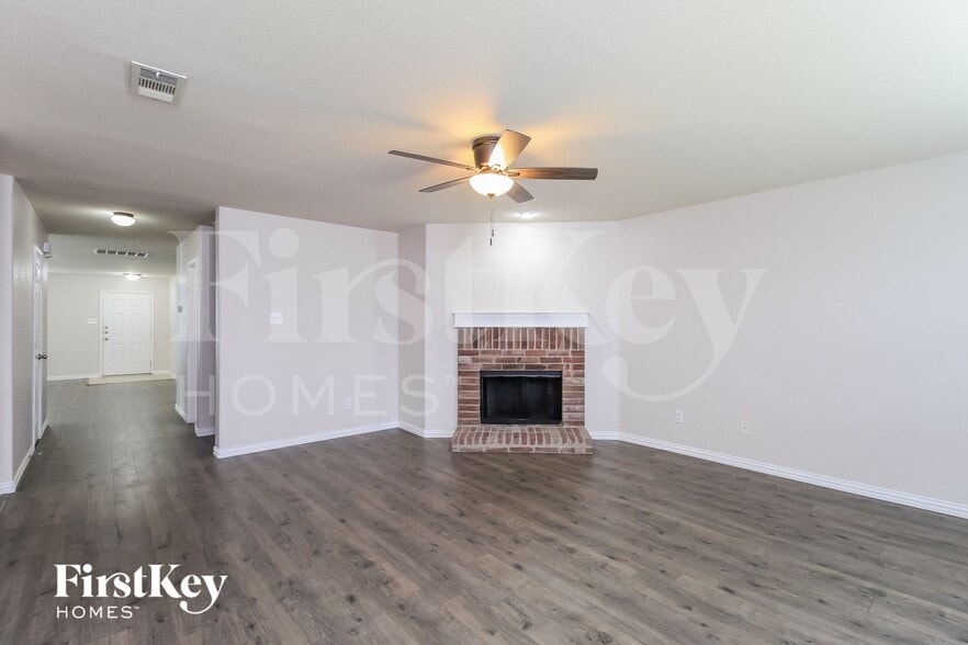 Building Photo - 5704 Mountain Bluff Dr