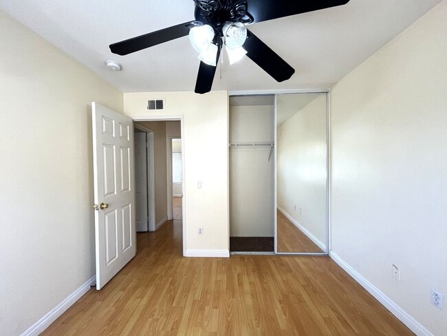 Building Photo - 4 bed, 2.5 bath located in Corona, CA!
