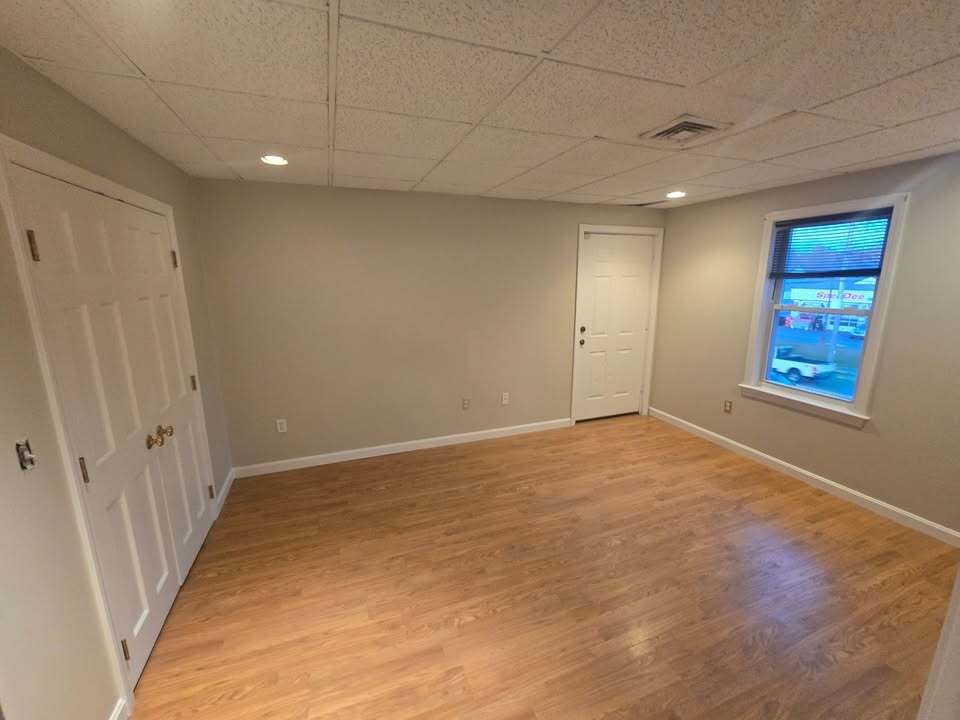 Building Photo - 625 County St