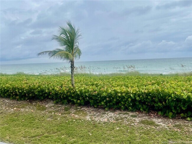 Building Photo - 10102 S Ocean Dr